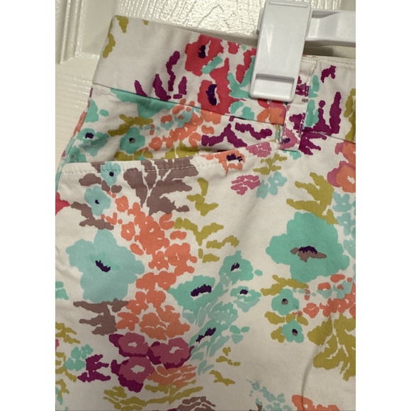 Lands End Comfort Mid Rise Short Floral print Mauve, Ivory, Aqua and Peach in Wo - Picture 3 of 13
